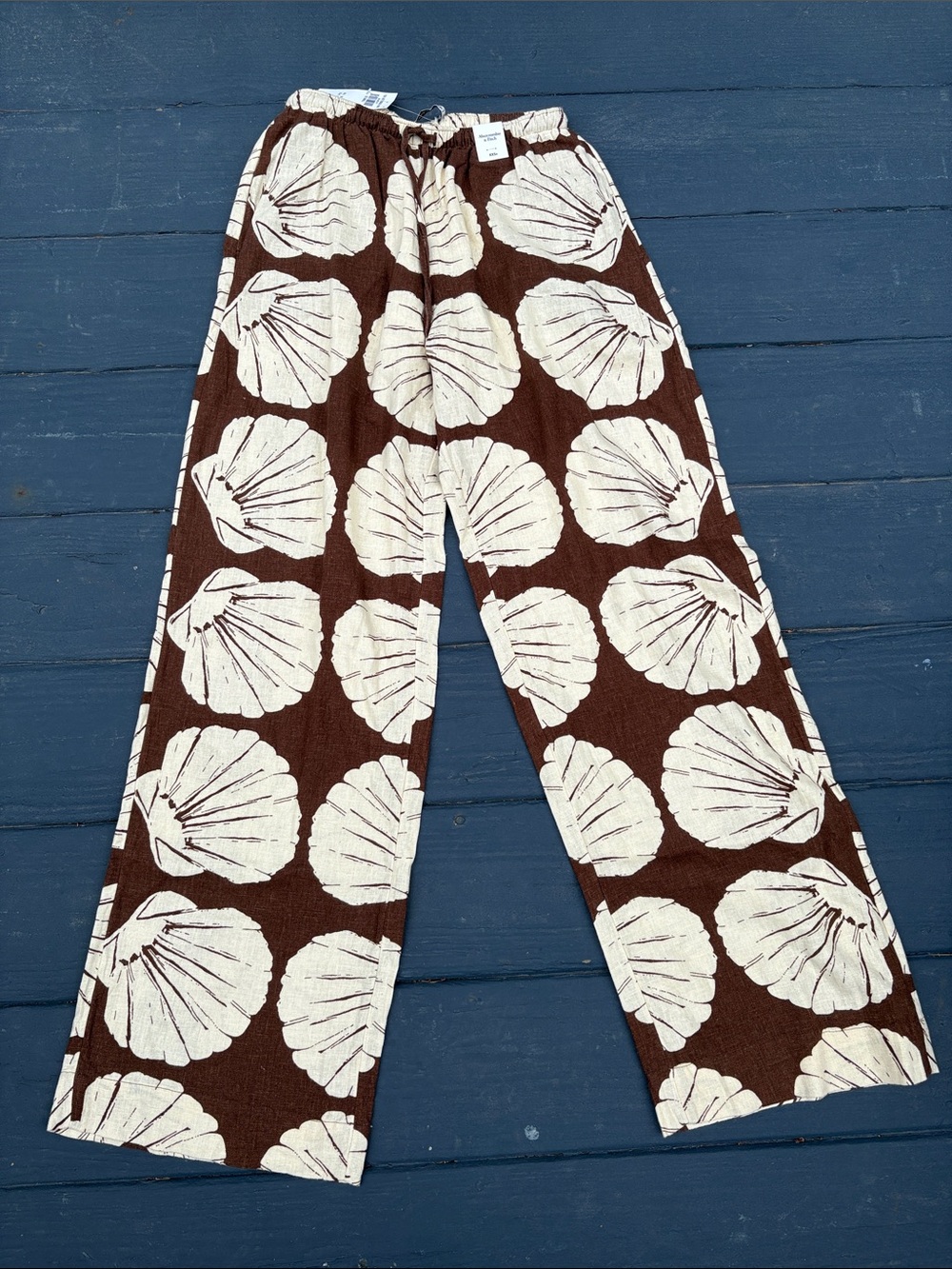 Abercrombie & Fitch Brown and Cream Shell-Print Linen Pants